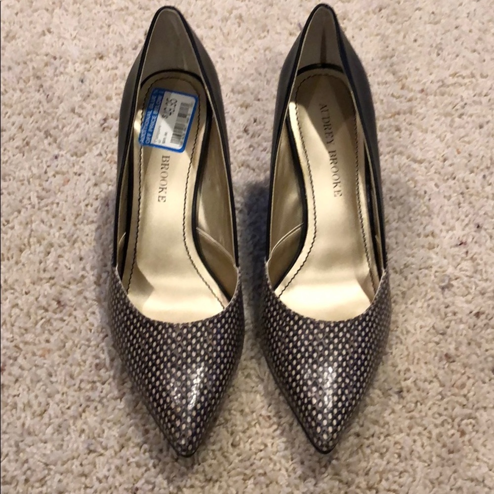 NWB Audrey Brooke Black/Snake Skin Heels